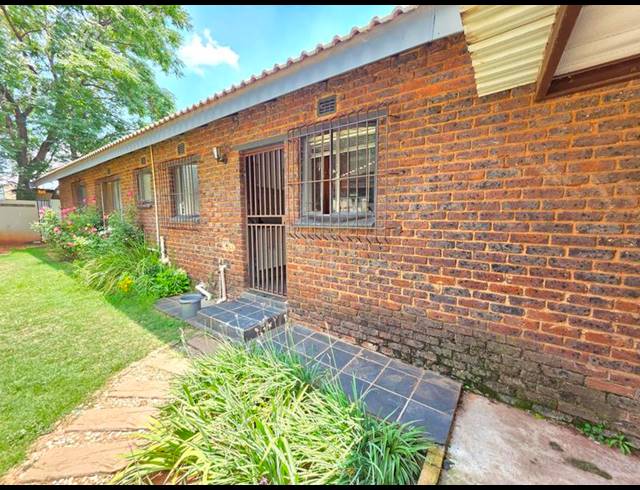 3 BEDROOM HOUSE FOR SALE IN HENLEY-ON-KLIP